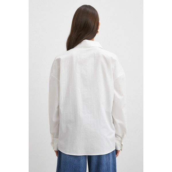 Düğme Detaylı Pamuklu Gömlek Beyaz