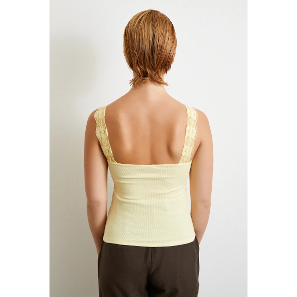 Dantel Askılı Top Sarı