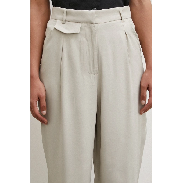 Kemer Detaylı Klasik Pantolon Taş