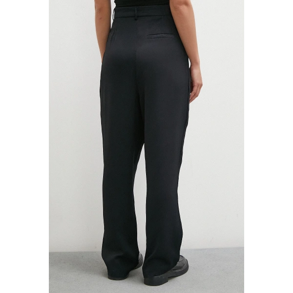 Kemer Detaylı Klasik Pantolon Siyah