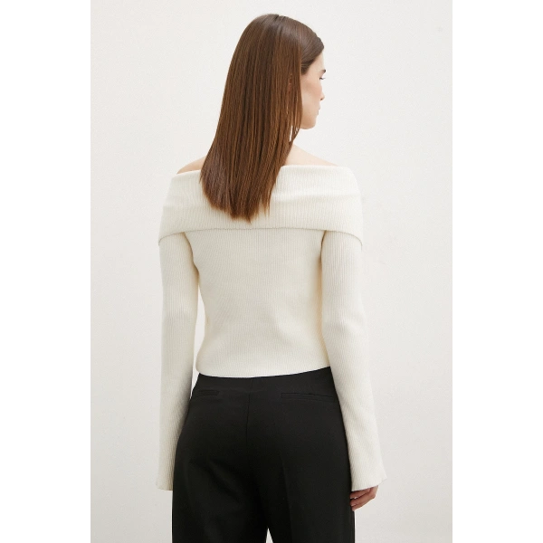 Fermuarlı Mendil Yaka Hırka Ekru