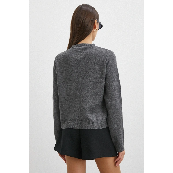 Düğmeli Baklava Desenli Hırka Antirasit