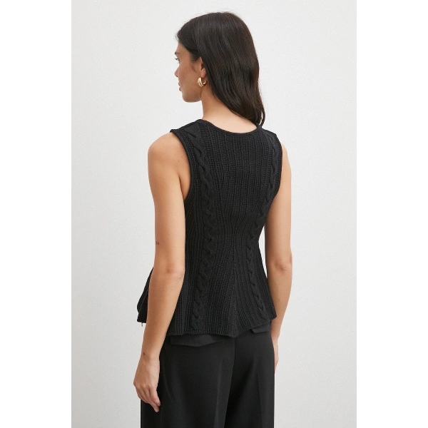 Burgu Örgü Kolsuz Triko Siyah