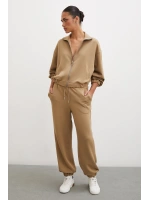 Fermuarlı Sweatshirt Camel