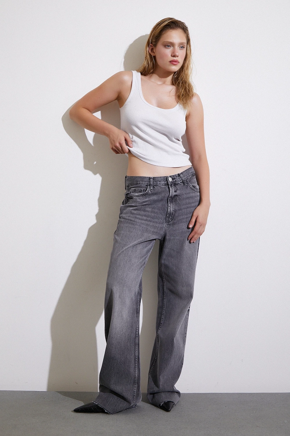 Yüksek Bel Kesik Paça Wide Leg Jean Antirasit