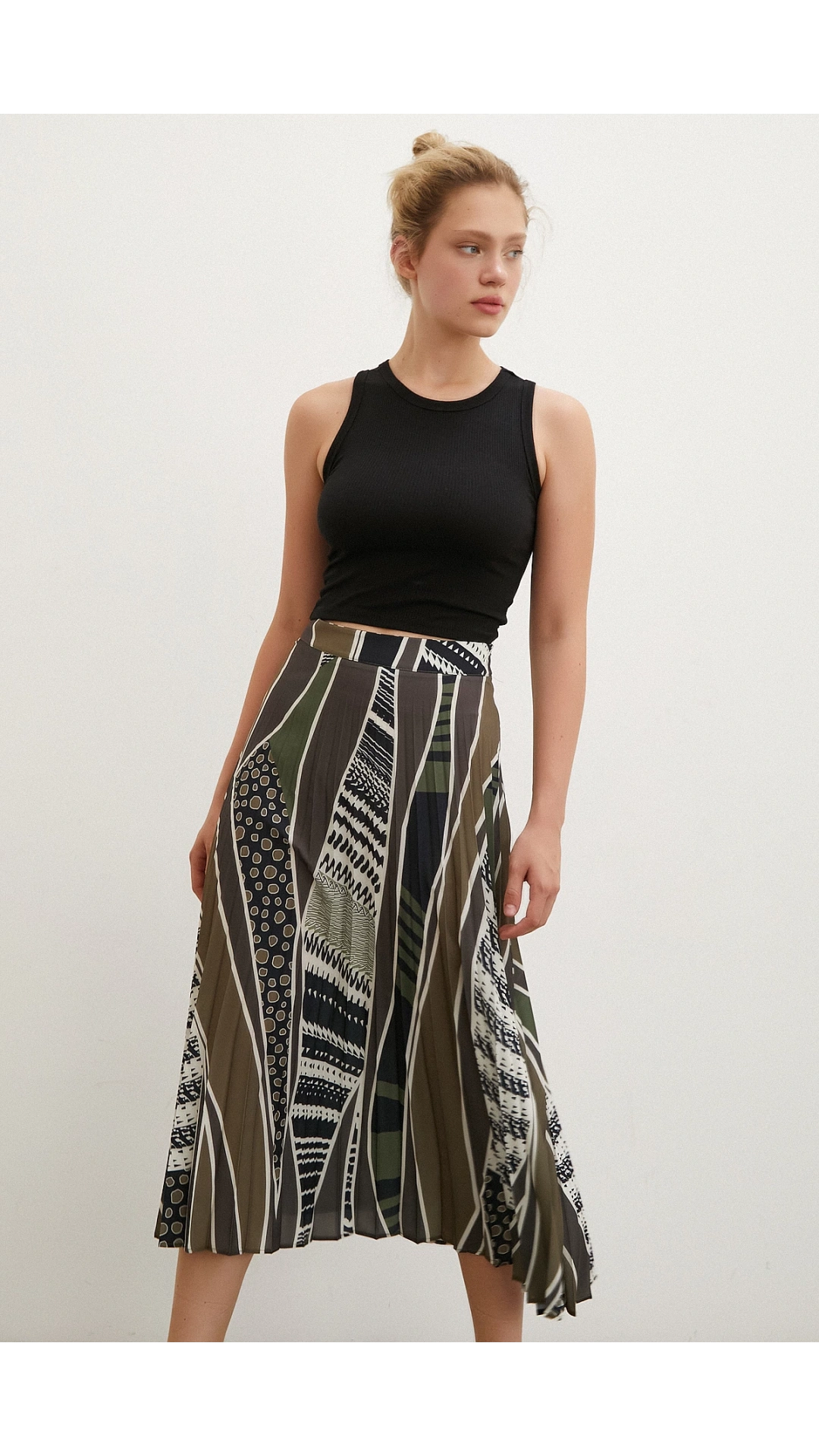 Desenli Piliseli Etek Haki