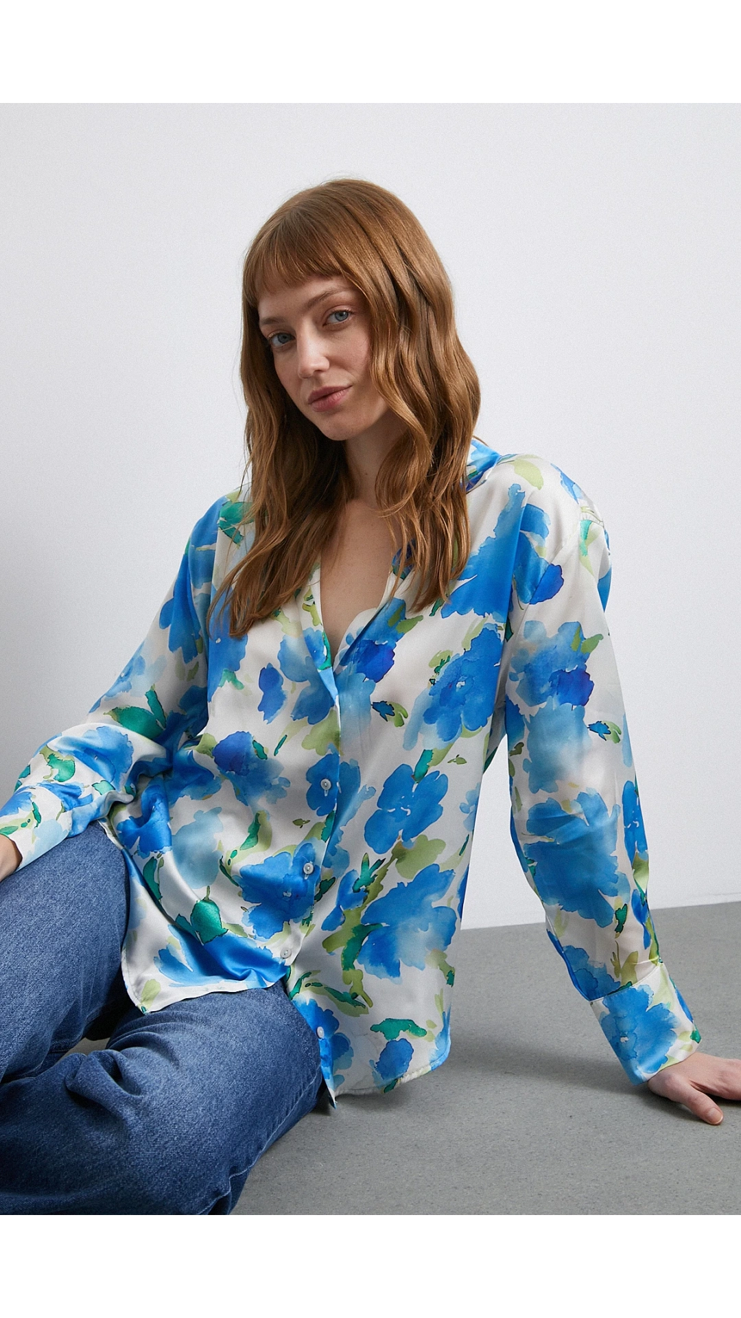 Çok Renkli Çiçek Desenli Gömlek Lacivert