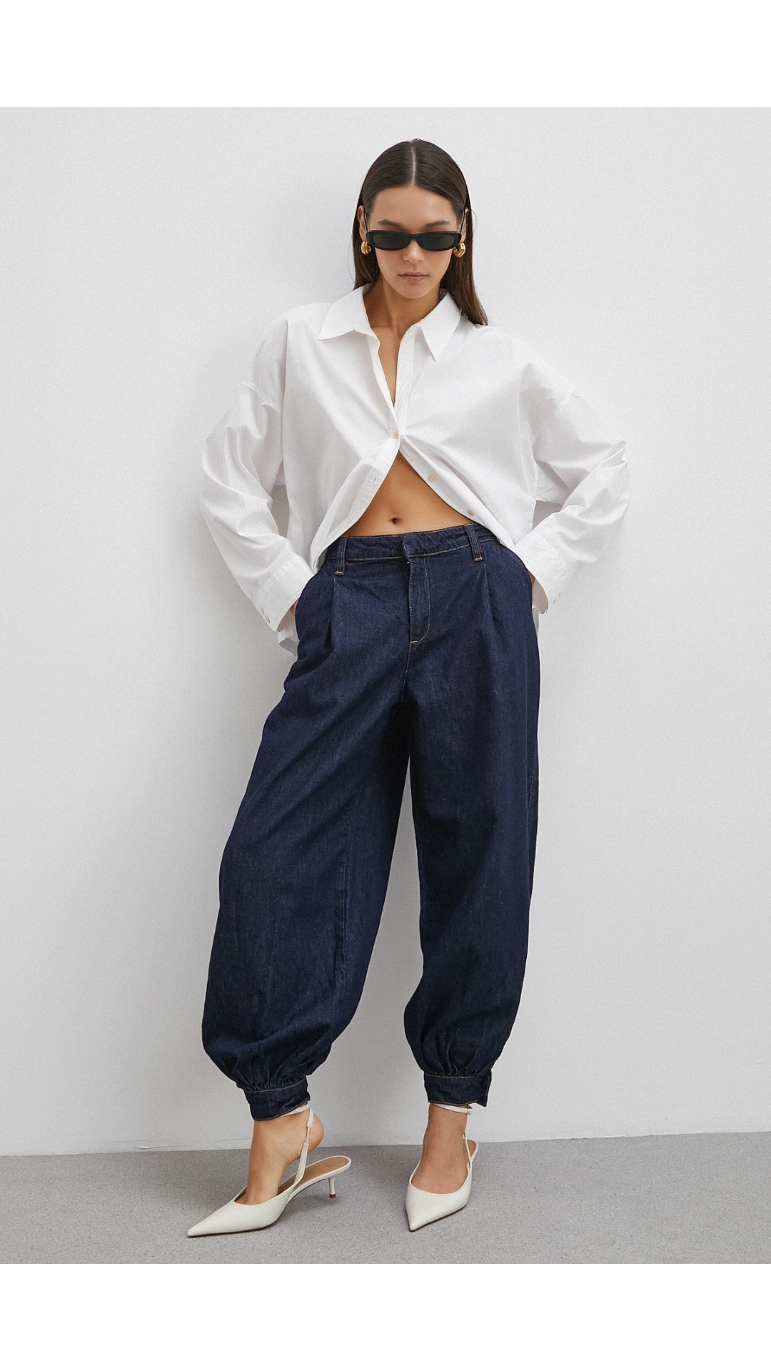 Paçası Düğmeli Yüksek Bel Mom Jean Lacivert