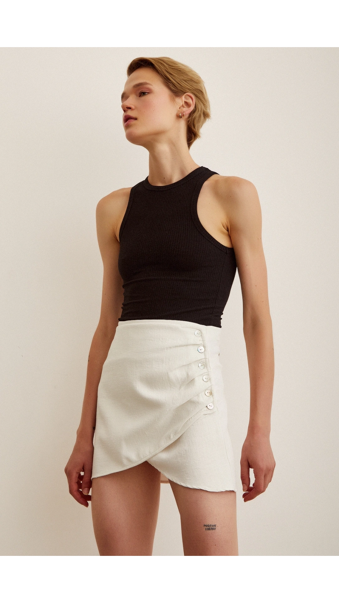 Önden Pileli Düğmeli Etek Bej