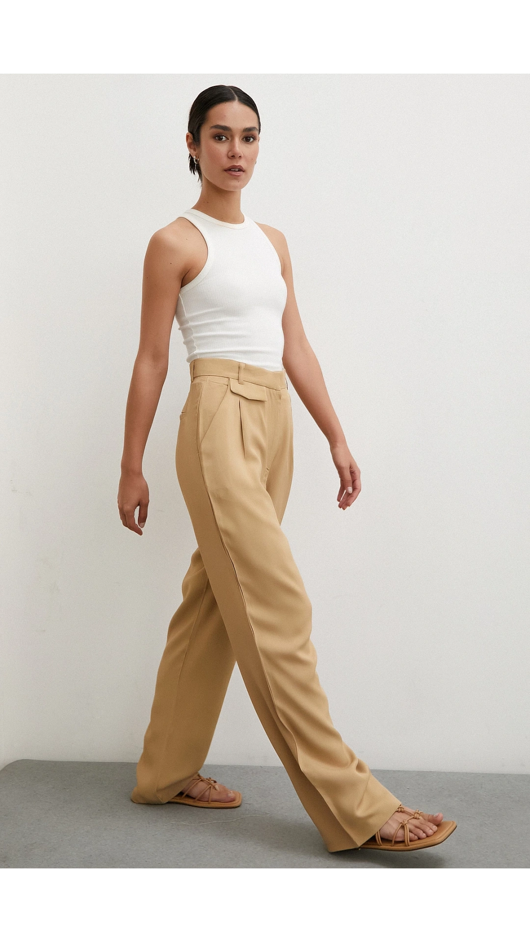 Kemer Detaylı Klasik Pantolon Bej
