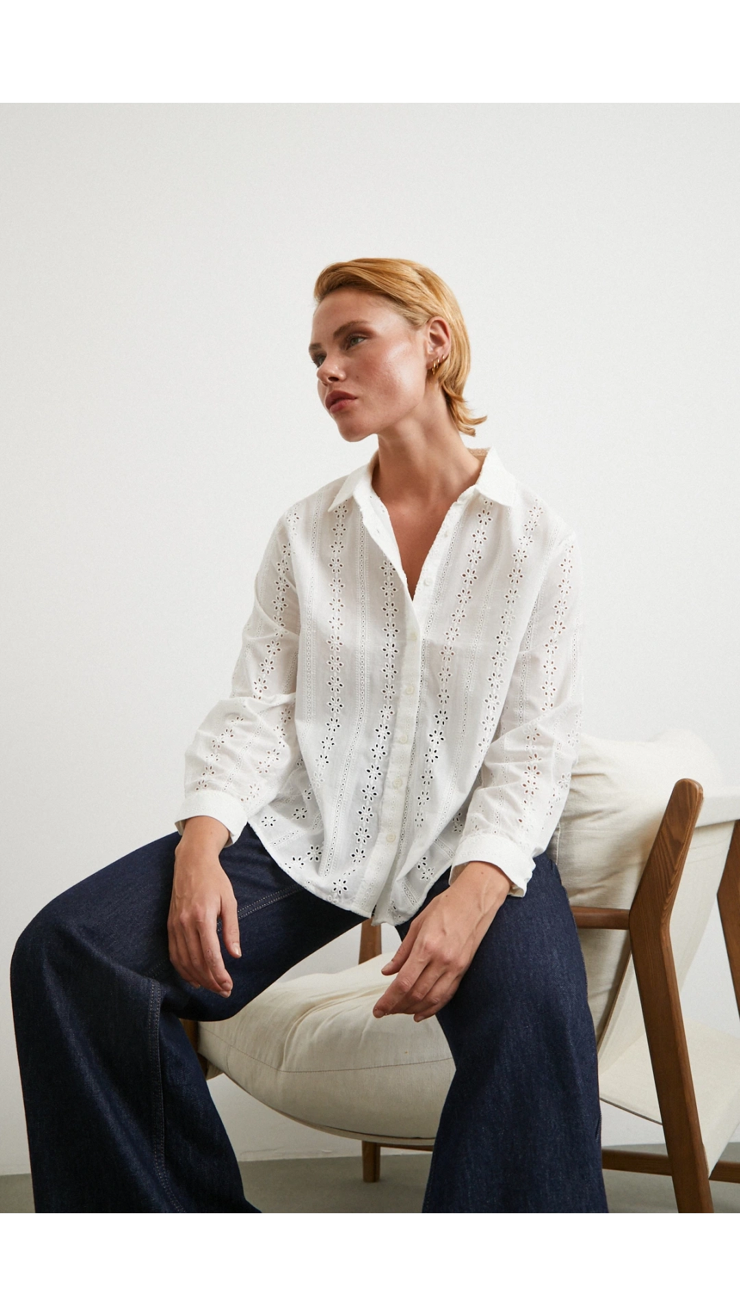 Fisto İşlemeli Gömlek Beyaz