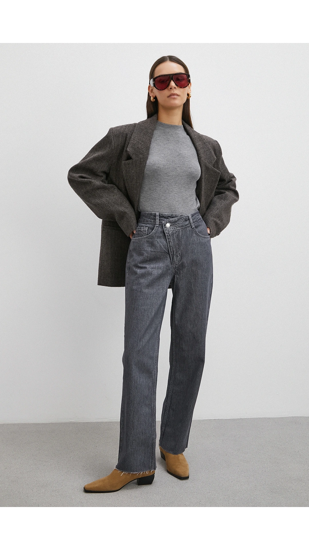 Çapraz Fermuarlı Kesik Paça Düğmeli Jean Füme