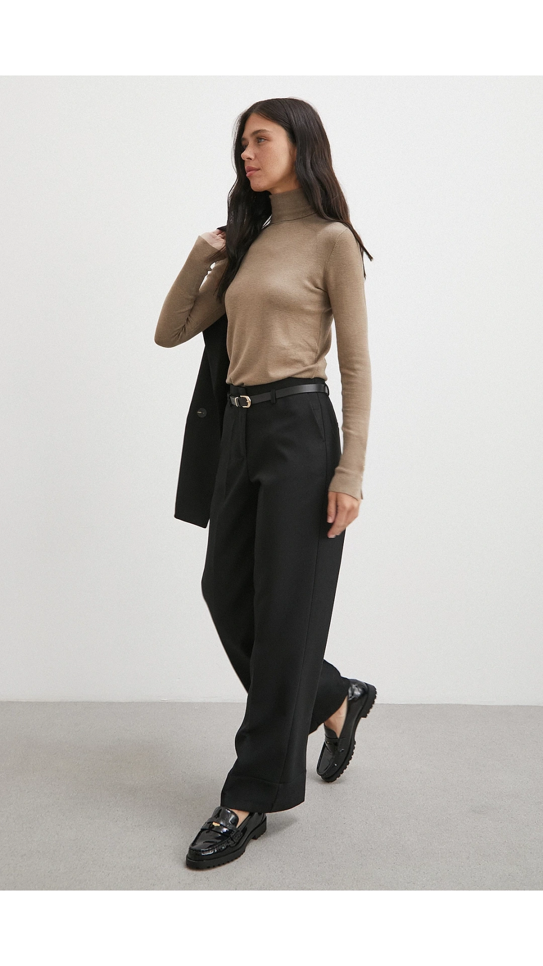 Yüksek Bel Paça Detaylı Kemerli Pantolon Siyah