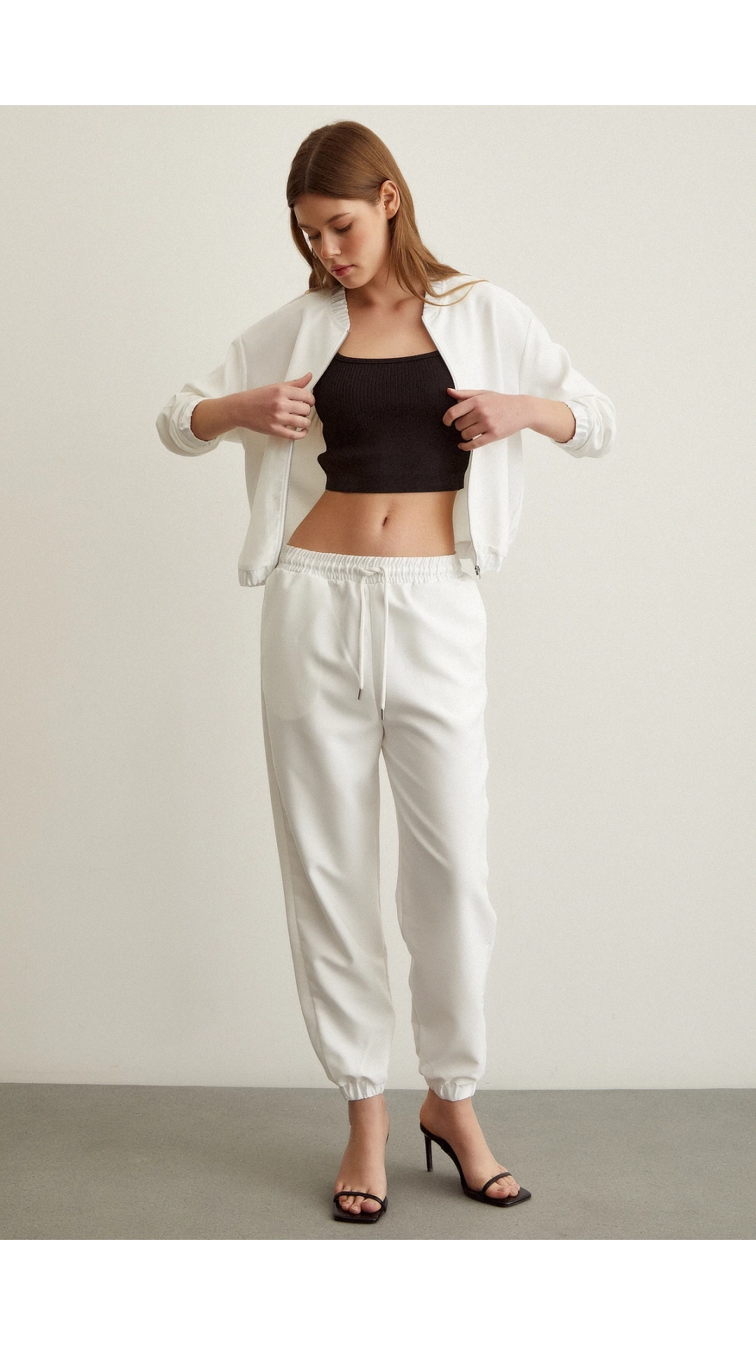 Likralı Eşofman Takımı Beyaz