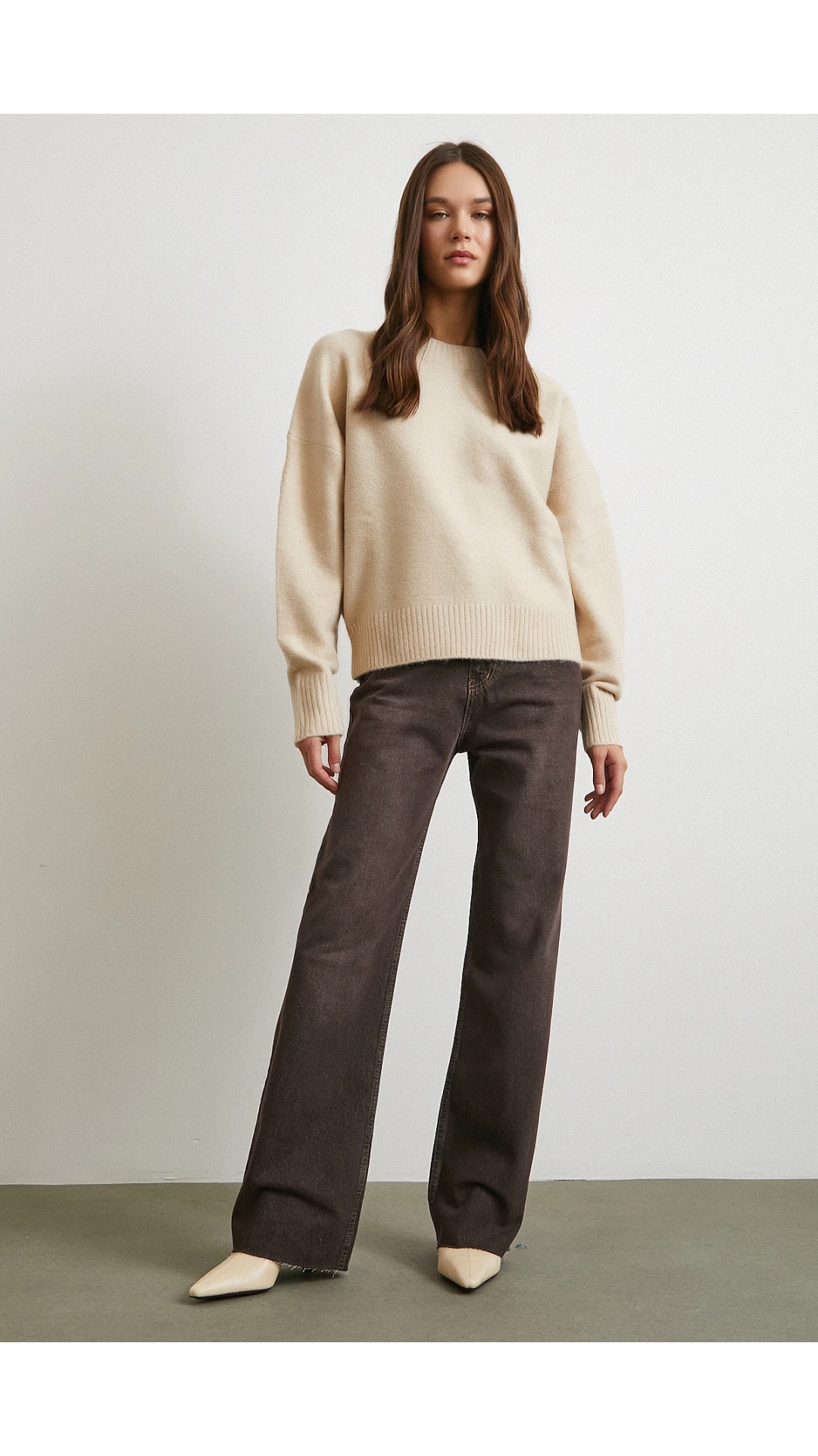 Yüksek Bel Beş Cepli Kesik Paça Jean Kahve