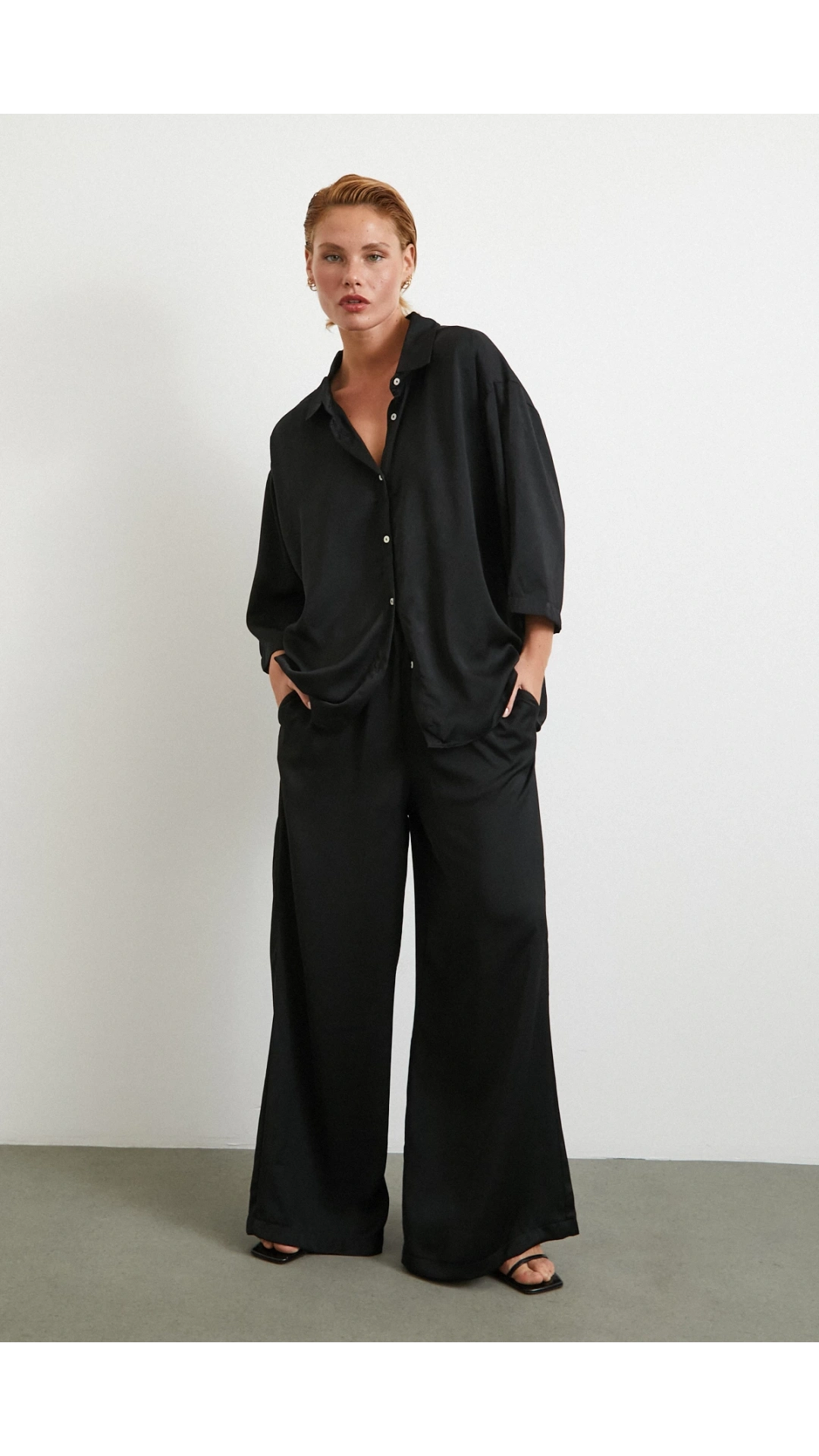 Dökümlü Romantik Pantolon Siyah