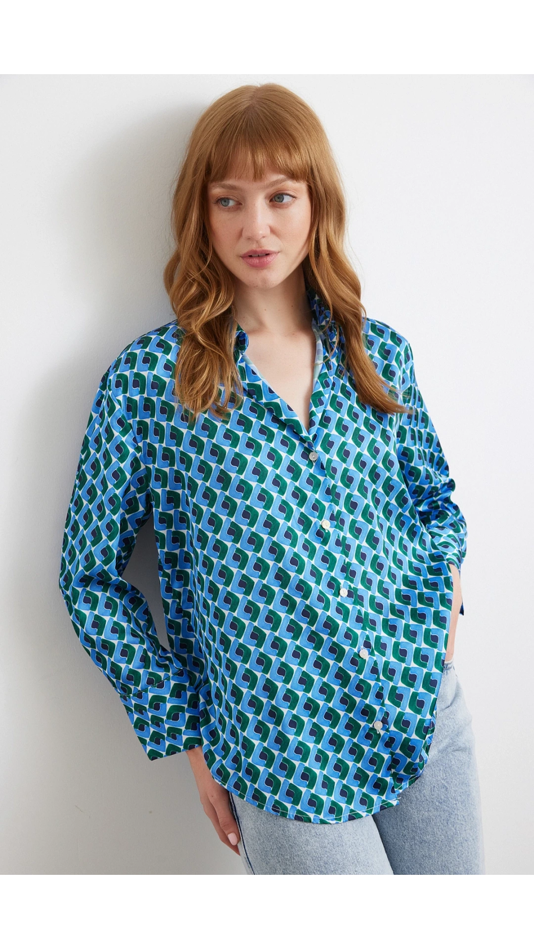 Geometrik Desenli Saten Gömlek Mavi