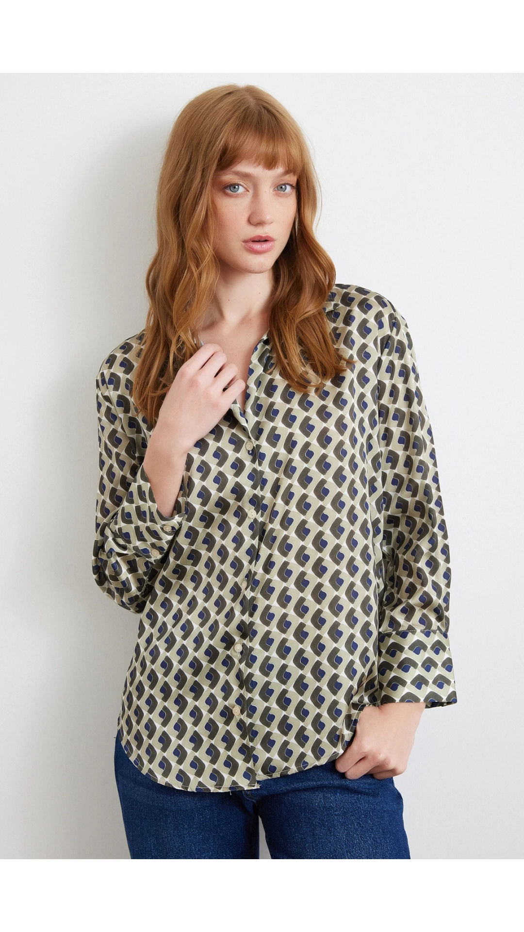 Geometrik Desenli Saten Gömlek Haki