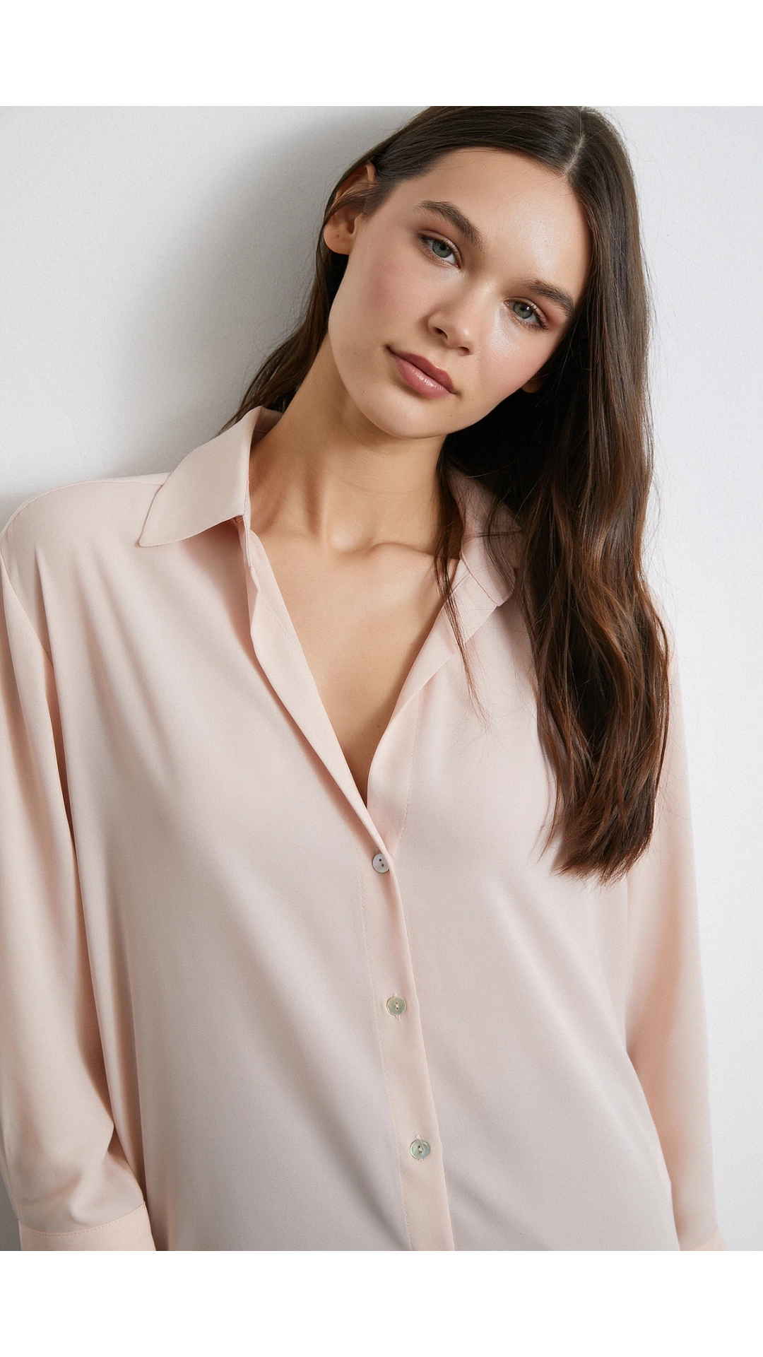 V Yaka Şifon Gömlek Pudra