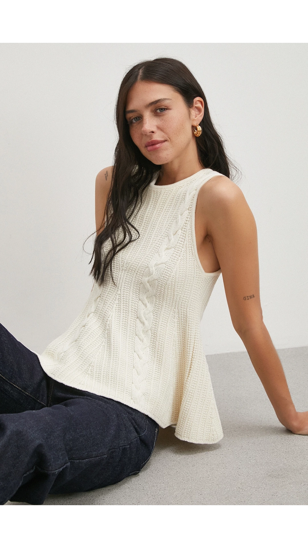Burgu Örgü Kolsuz Triko Ekru