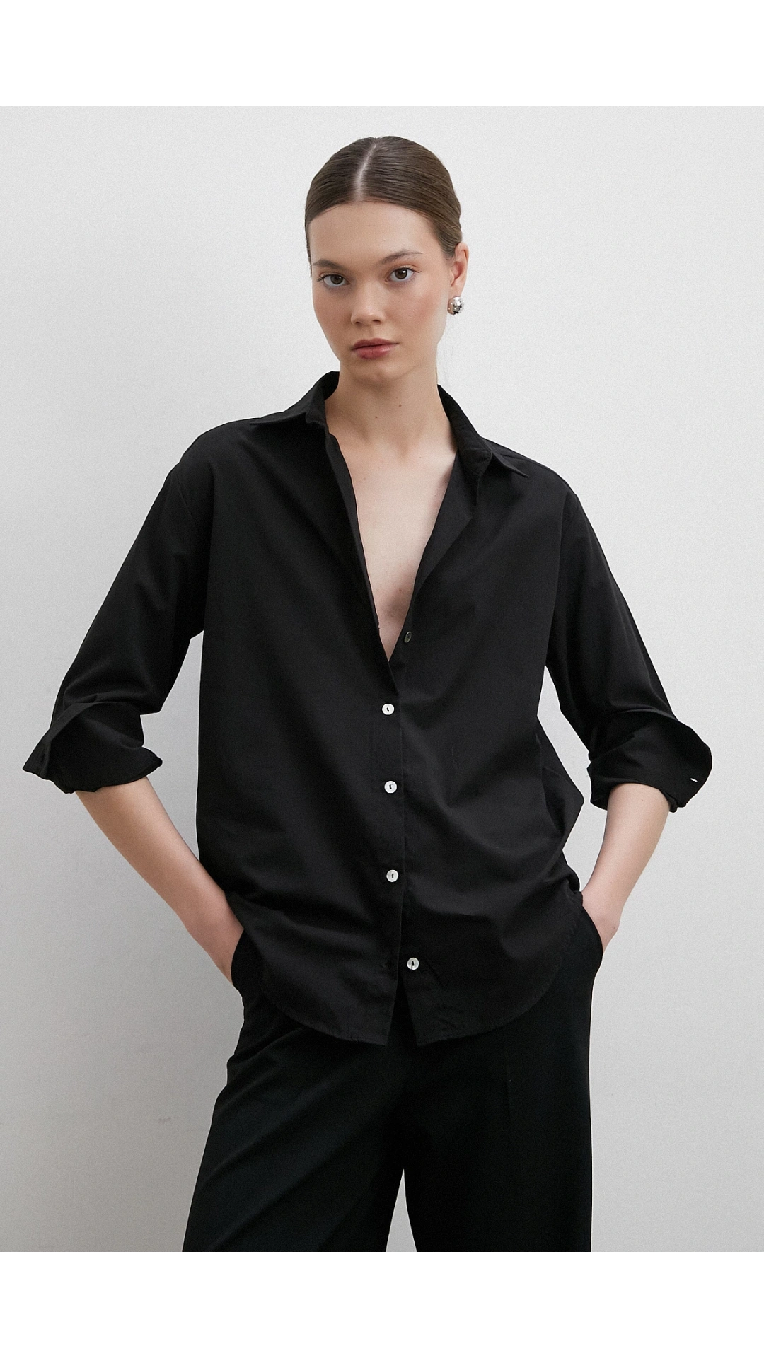 V Yaka Pamuk Gömlek Siyah