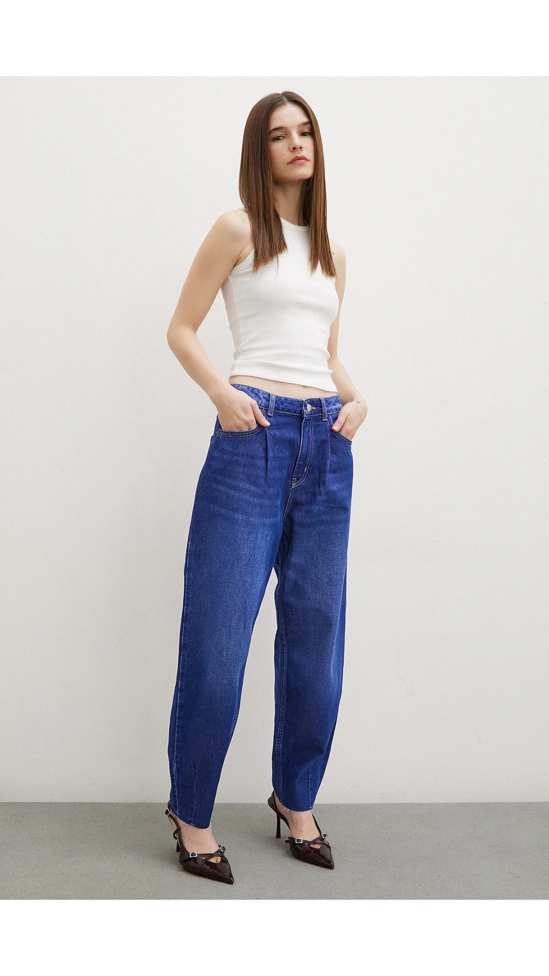 Yüksek Bel Dikişli Kesik Paça Mom Jean Mavi