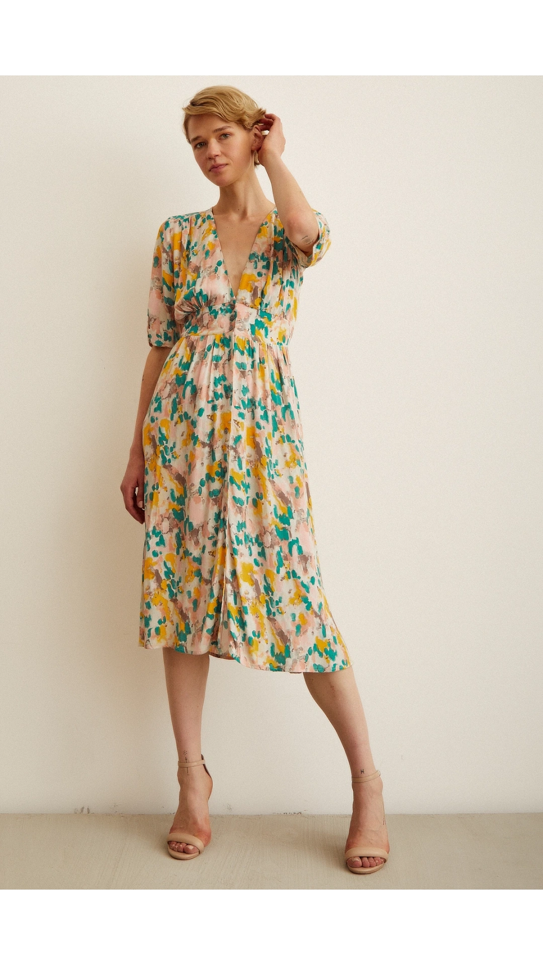 Çiçek Desen V Yaka Elbise Sarı