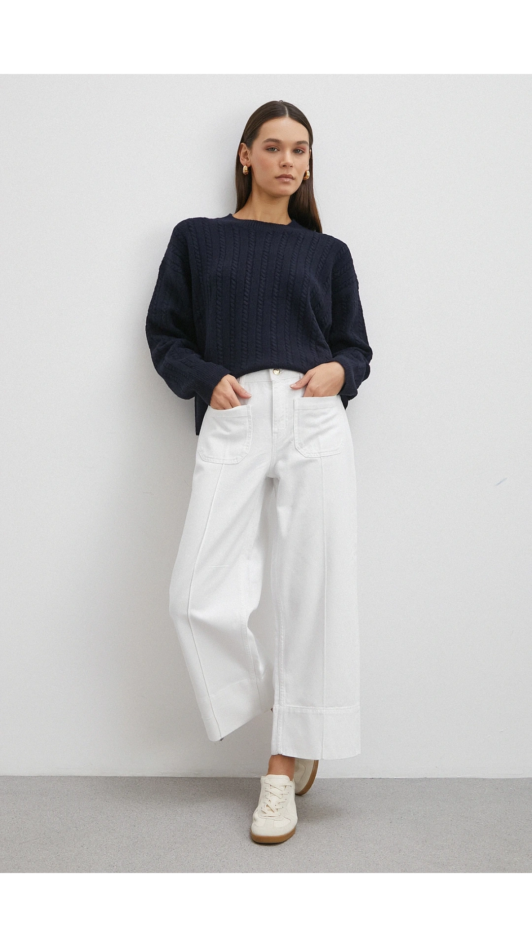 Önü Cepli Paça Detaylı Jean Beyaz