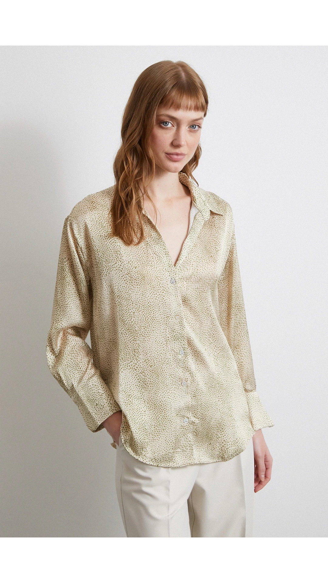 V Yaka Desenli Saten Gömlek Yeşil