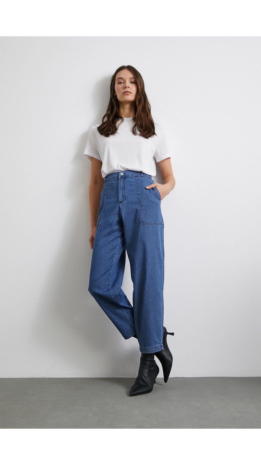 Cep Detaylı Paçası Katlamalı Mom Jean Mavi