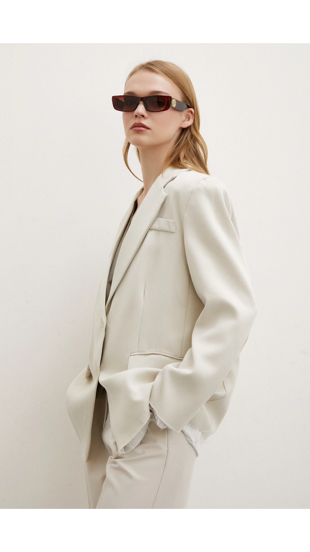 Cep Kapaklı Kesik Detaylı Blazer Ceket Bej