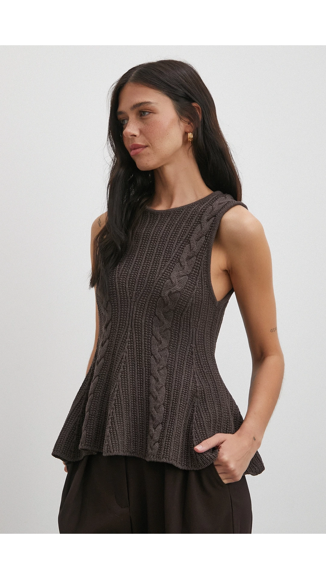 Burgu Örgü Kolsuz Triko Kahve