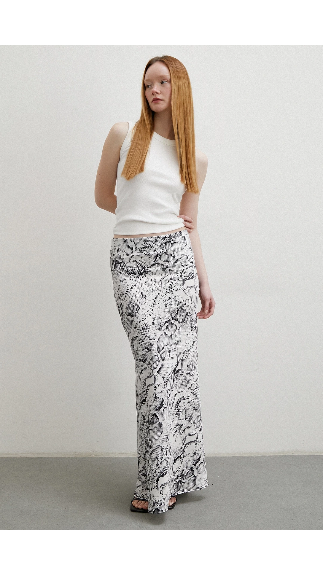 Desenli Maxi Verev Etek Beyaz