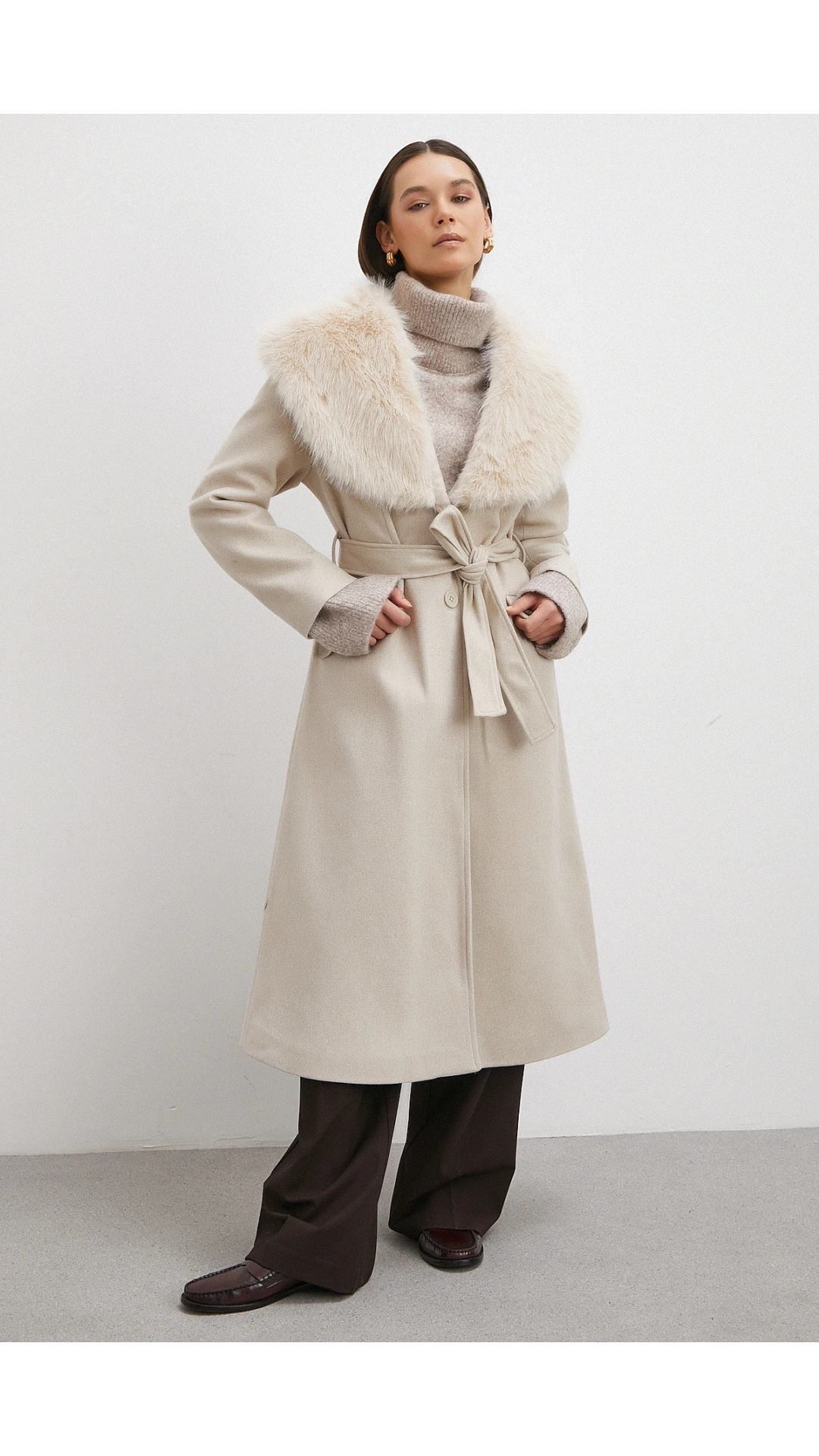 Kürk Yaka Kuşaklı Kaşe Kaban Bej