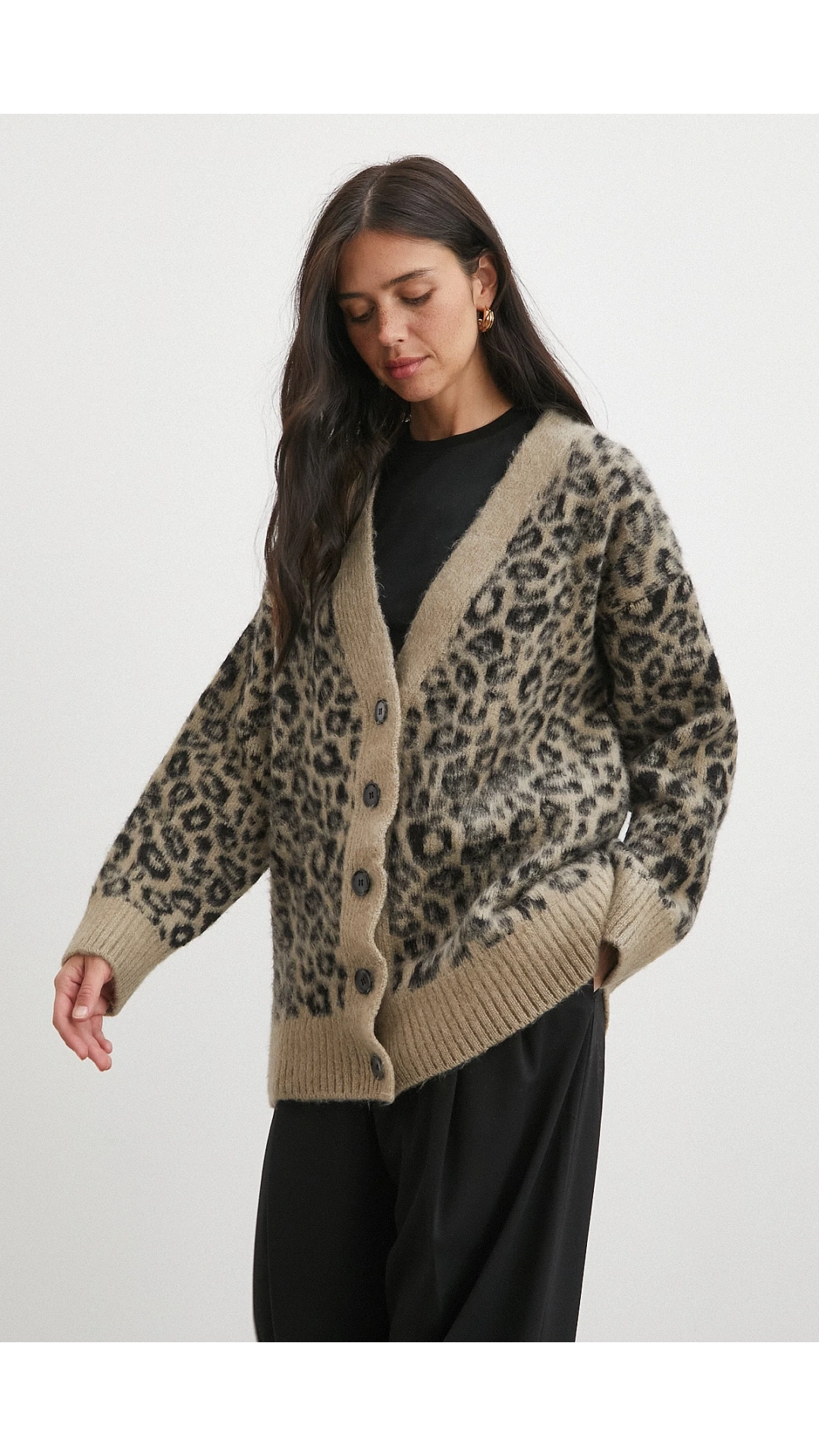 Leoparlı Düğmeli Hırka Krem