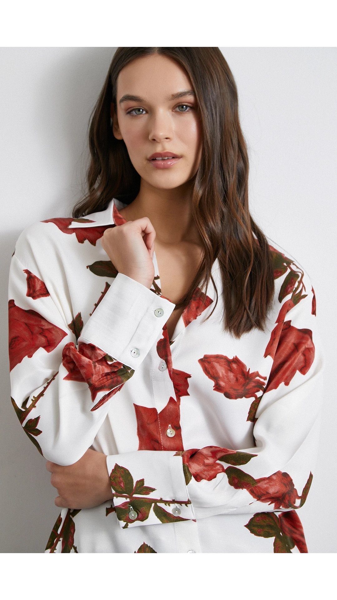 Gül Baskılı Saten Gömlek Beyaz