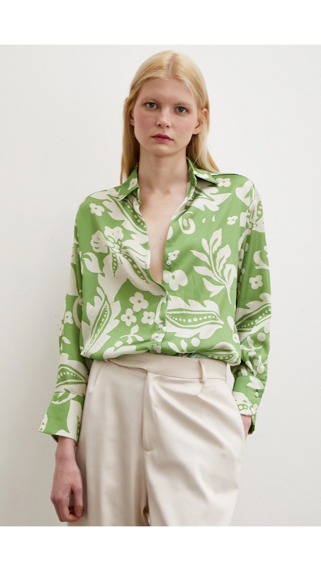 Çiçek Desenli Saten Gömlek Yeşil