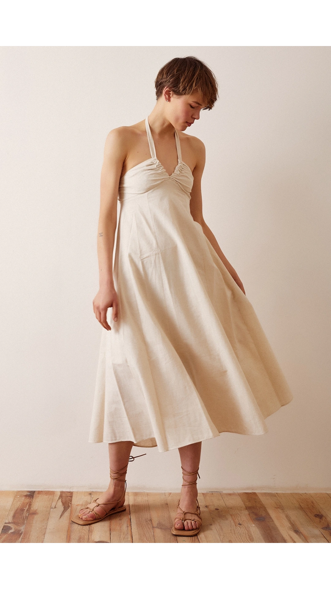 Sırt Dekolteli Askılı Elbise Krem