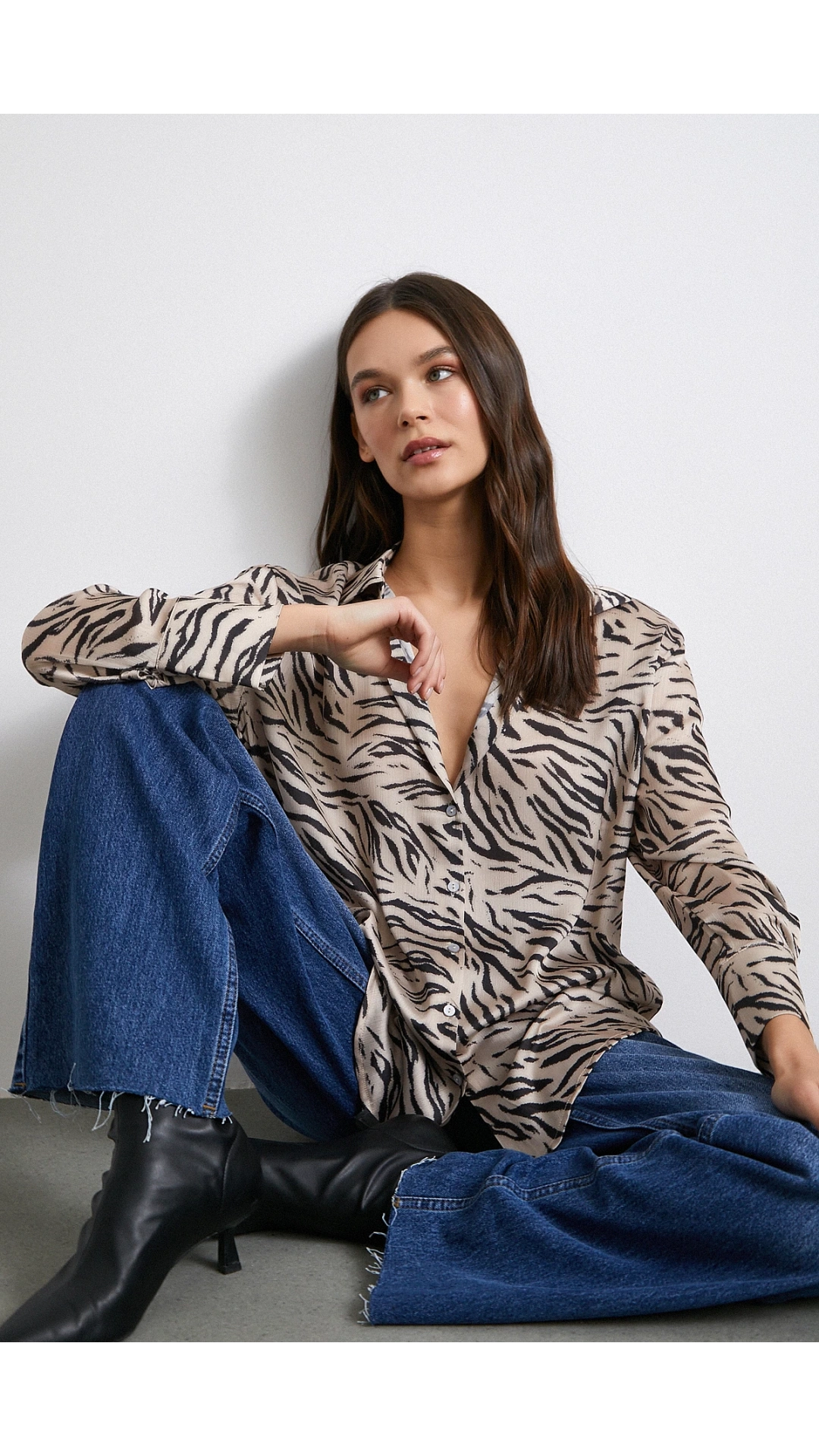 Zebra Desen V Yaka Gömlek Taş