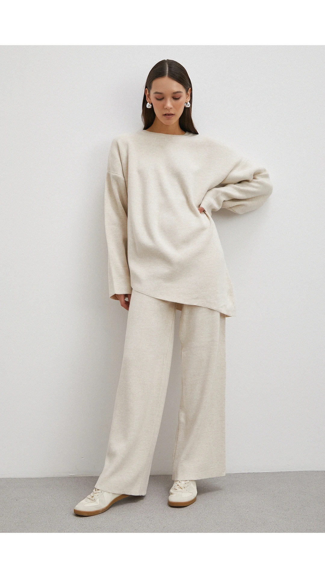 Eteği Çapraz Pantolonlu Bisiklet Yaka Takım Ekru