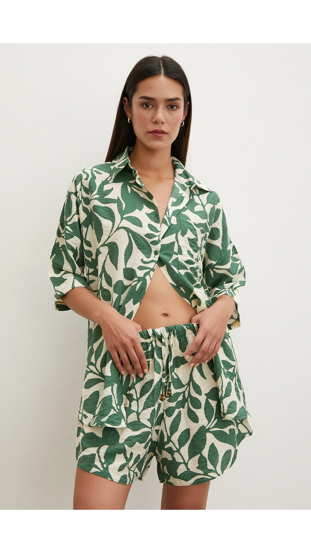Yaprak Desenli Şortlu Takım Yeşil