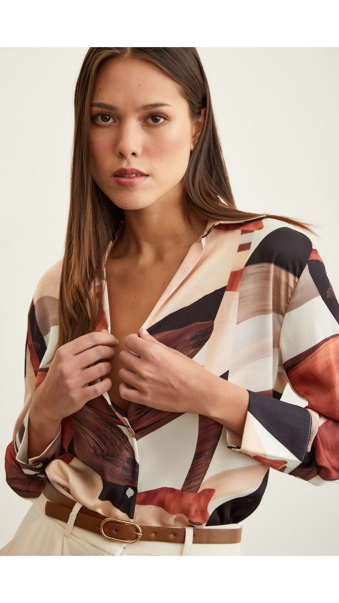 Taş Desen V Yaka Gömlek Kahve