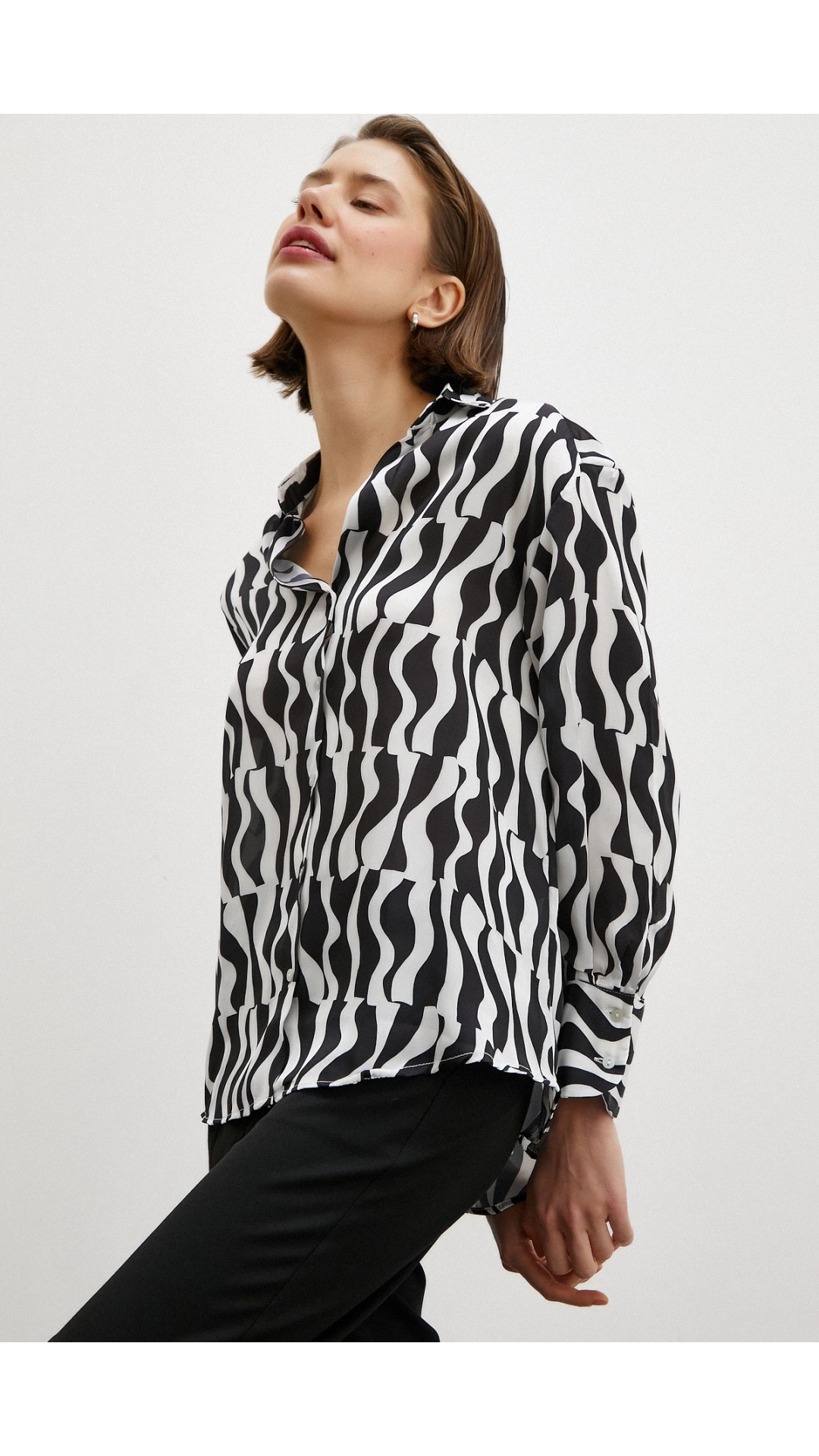 Siyah Baskılı Saten Gömlek Siyah