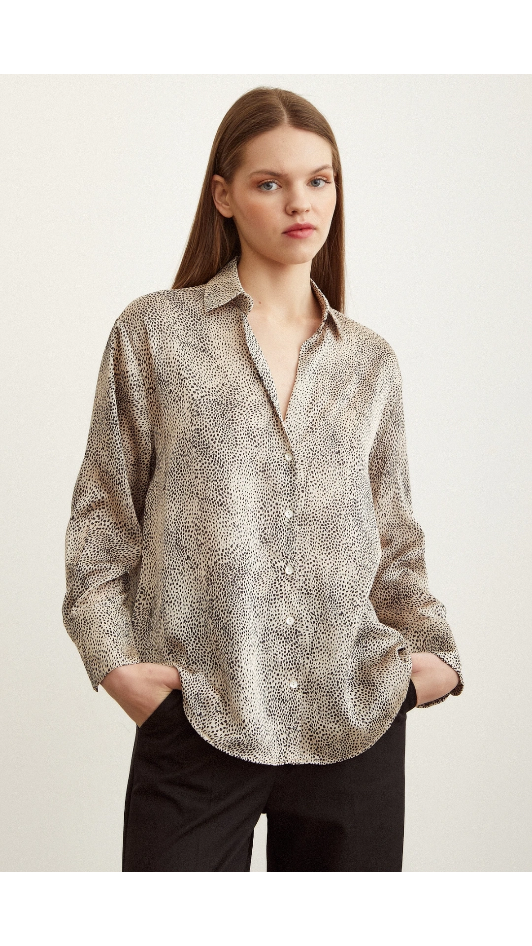 V Yaka Desenli Saten Gömlek Taş