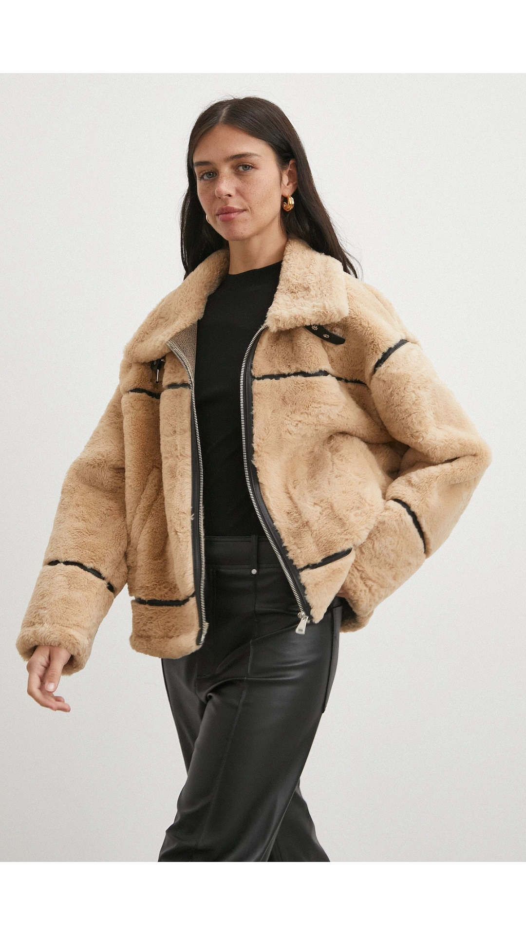 Ters Detay Peluş Lamine Mont Bej