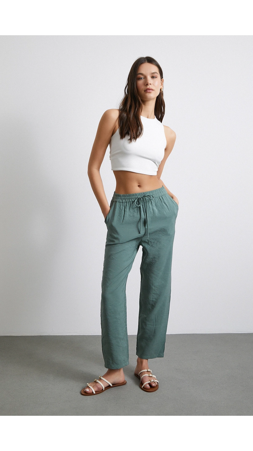 Beli Lastikli Arkası Cepli Rahat Pantolun Haki