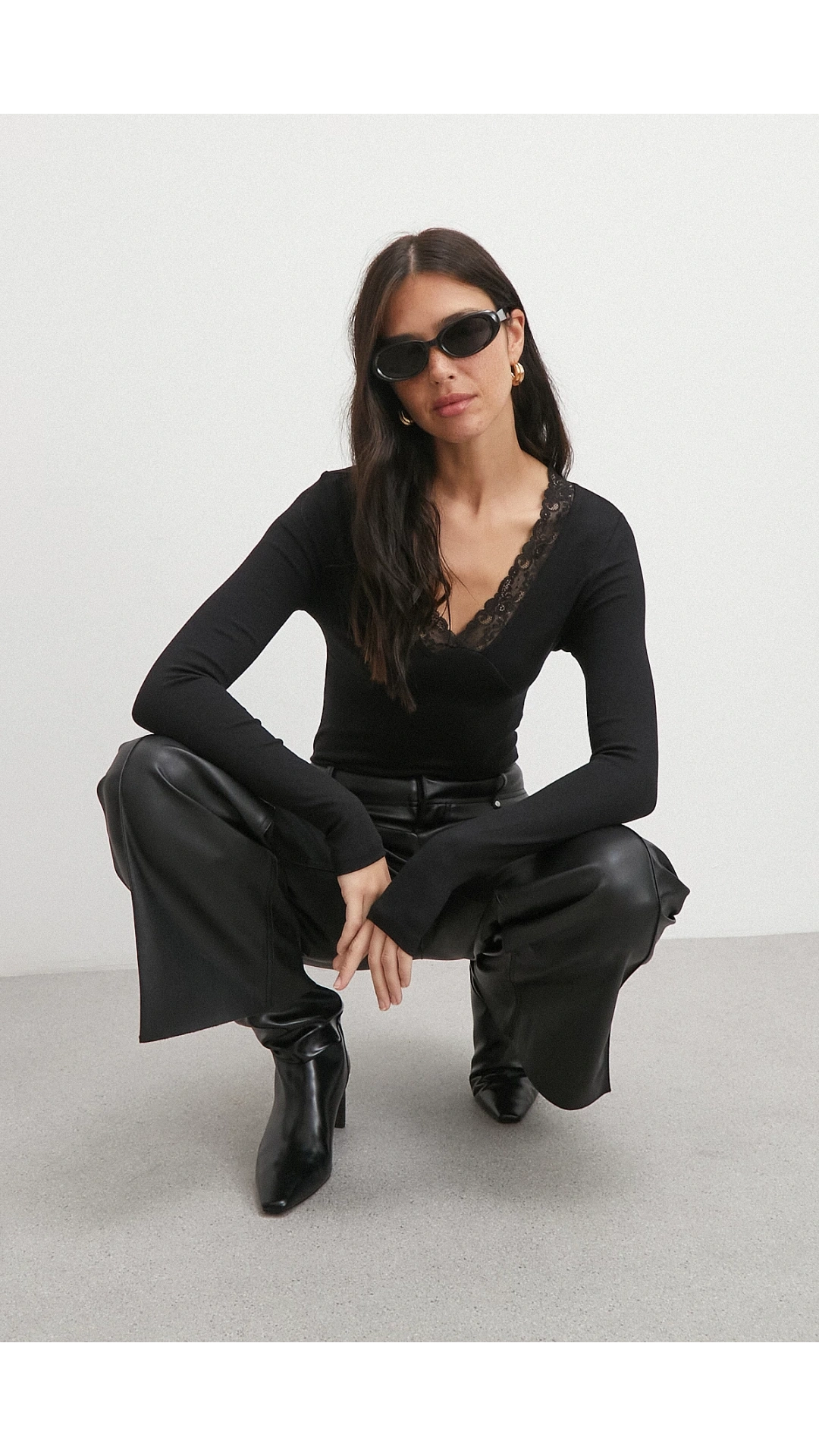 Yakası Dantelli Bluz Siyah