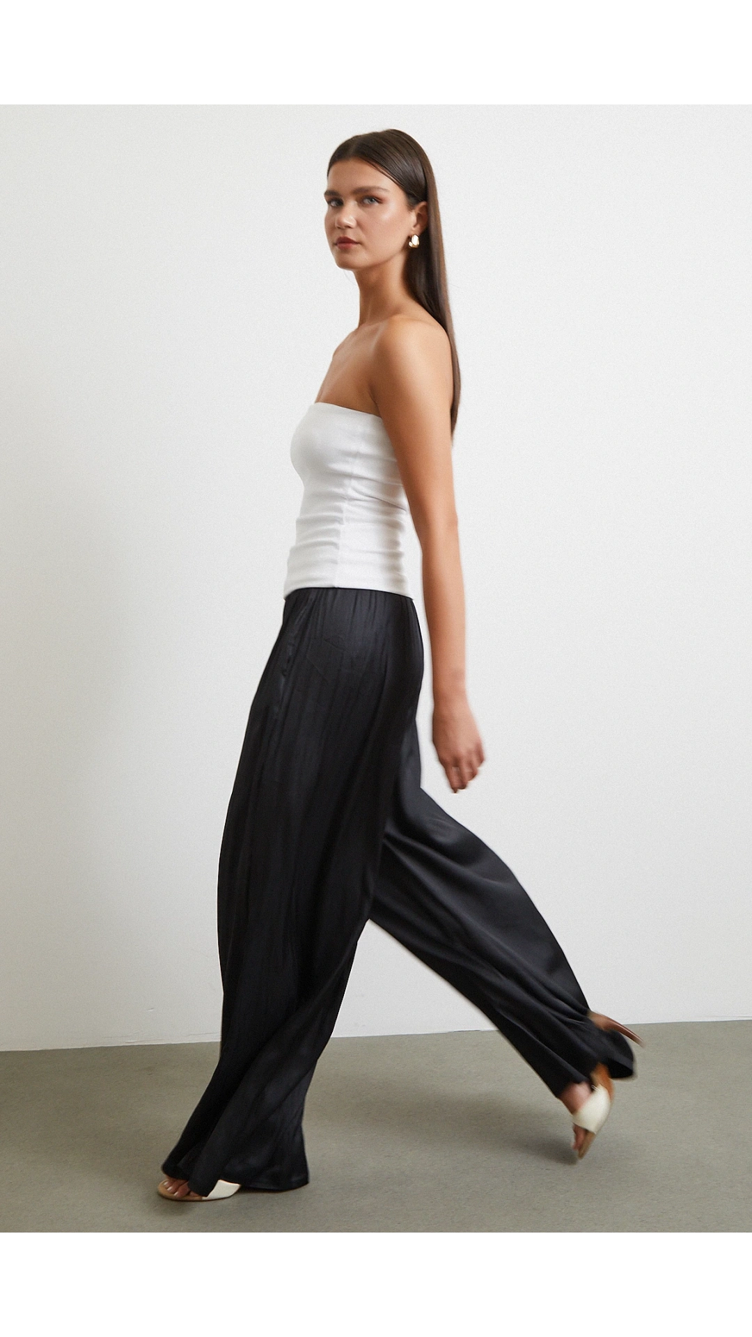 Beli Lastikli Geniş Paça Büzgülü Pantolon Siyah