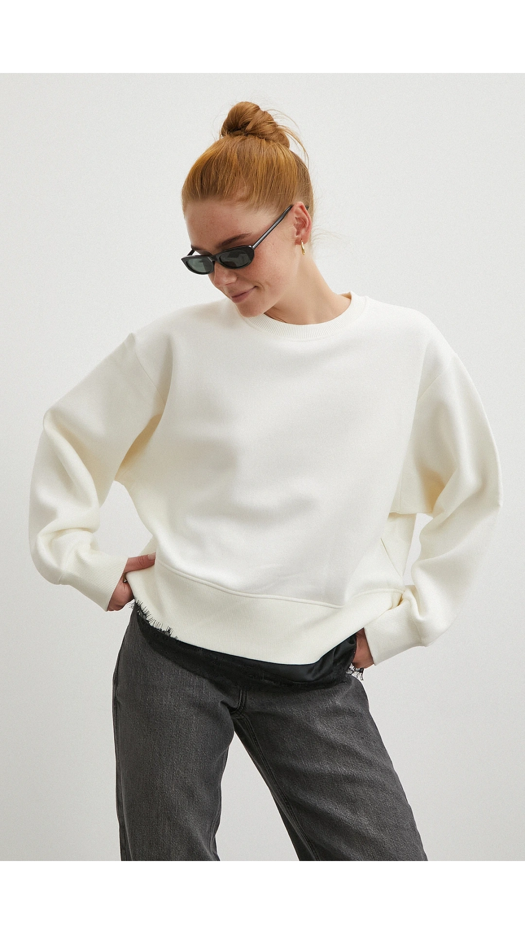 Eteği Dantelli Oversize Sweatshirt Beyaz