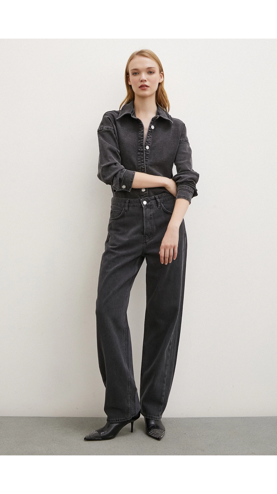 Yüksek Bel Düğme Kapamalı Mom Jean Siyah